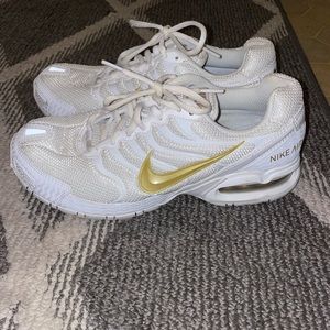 White Nike torch 4